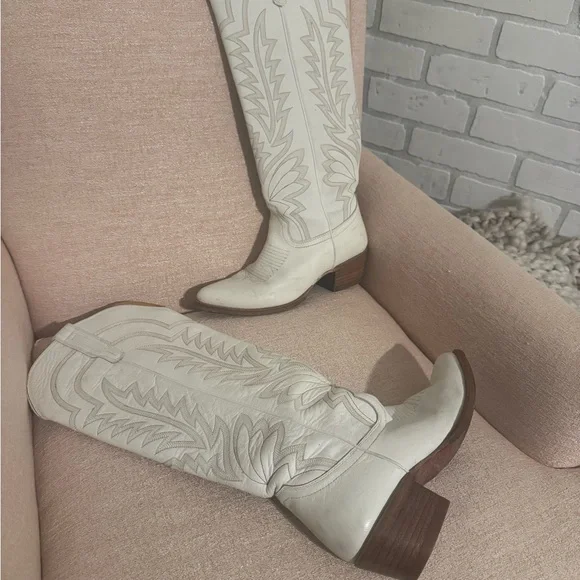 Tecovas White Embroidered Women's Lace-Up Western Knee-High Boots - Picture 3 of 6